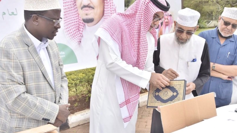 سعودی وزارتِ اسلامی کا کینیا کےلیے قرآن مجید کے32 ہزار700 نسخوں کا تحفہ